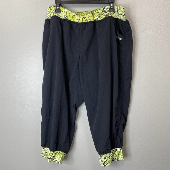 Zumba Fitness Pants - Zumba Womens Capri Pants Black High Rise Pockets Logo Graffiti Pull On Plus XXL